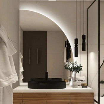Полукруглое зеркало c подсветкой светодиодной лентой для ванной комнаты Маринга